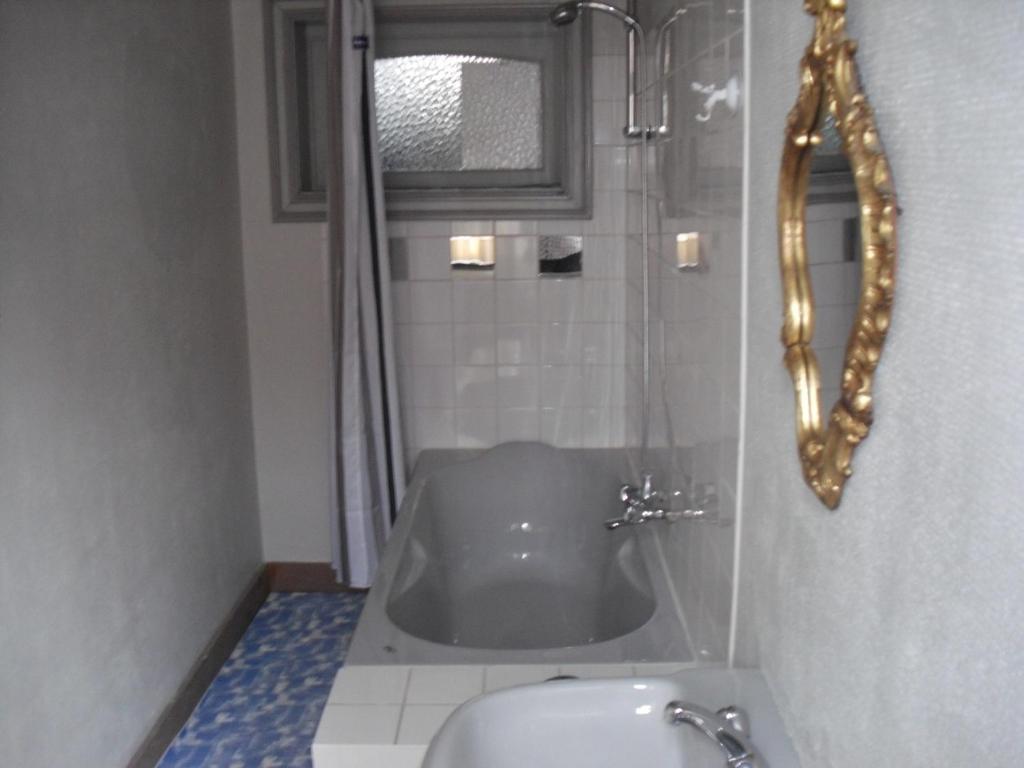 Guesthouse Oude Houtmarkt 伊普尔 客房 照片