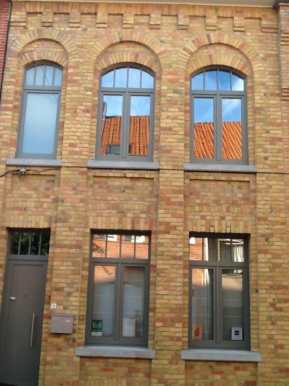 Guesthouse Oude Houtmarkt 伊普尔 外观 照片