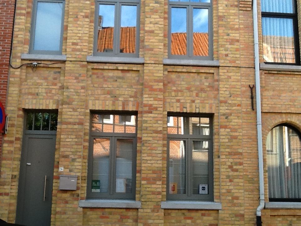Guesthouse Oude Houtmarkt 伊普尔 外观 照片